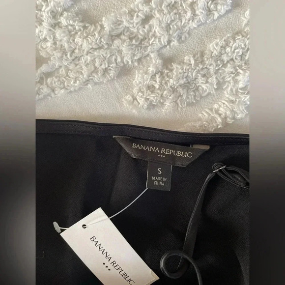 Banana Republic Silky Cowl-Neck Camisole - Picture 4 of 9